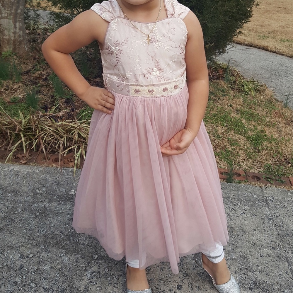 Girls size 6x party dress. Maive/cream color.